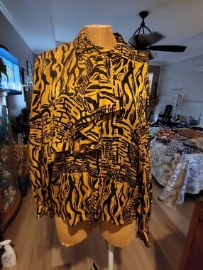 Vintage 80's Francesca's Collections Silk Button-Down Shirt in Mustard and Black